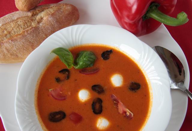 Rezept Kalte Paprikasuppe mit Mozzarella | Lecker Ohne ...